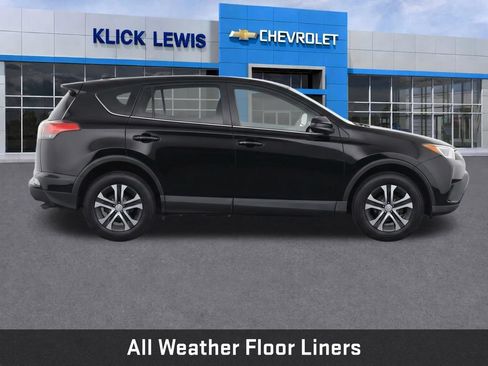 Used 2018 Toyota RAV4 LE w/ All Weather Liner Package FWD image 9