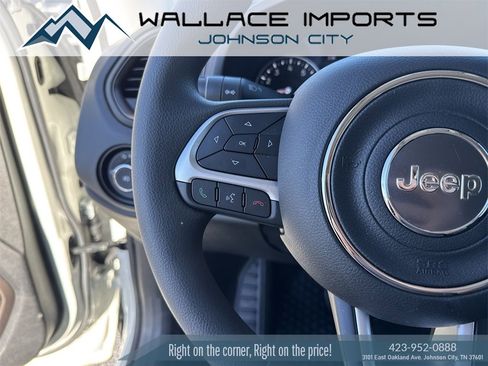 Used 2023 Jeep Renegade Latitude image 31