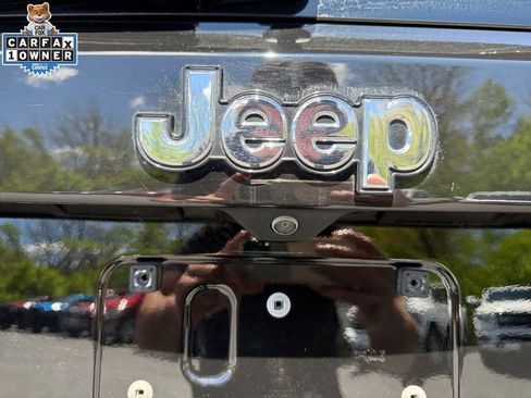 Used 2021 Jeep Renegade Latitude AWD/4WD image 17