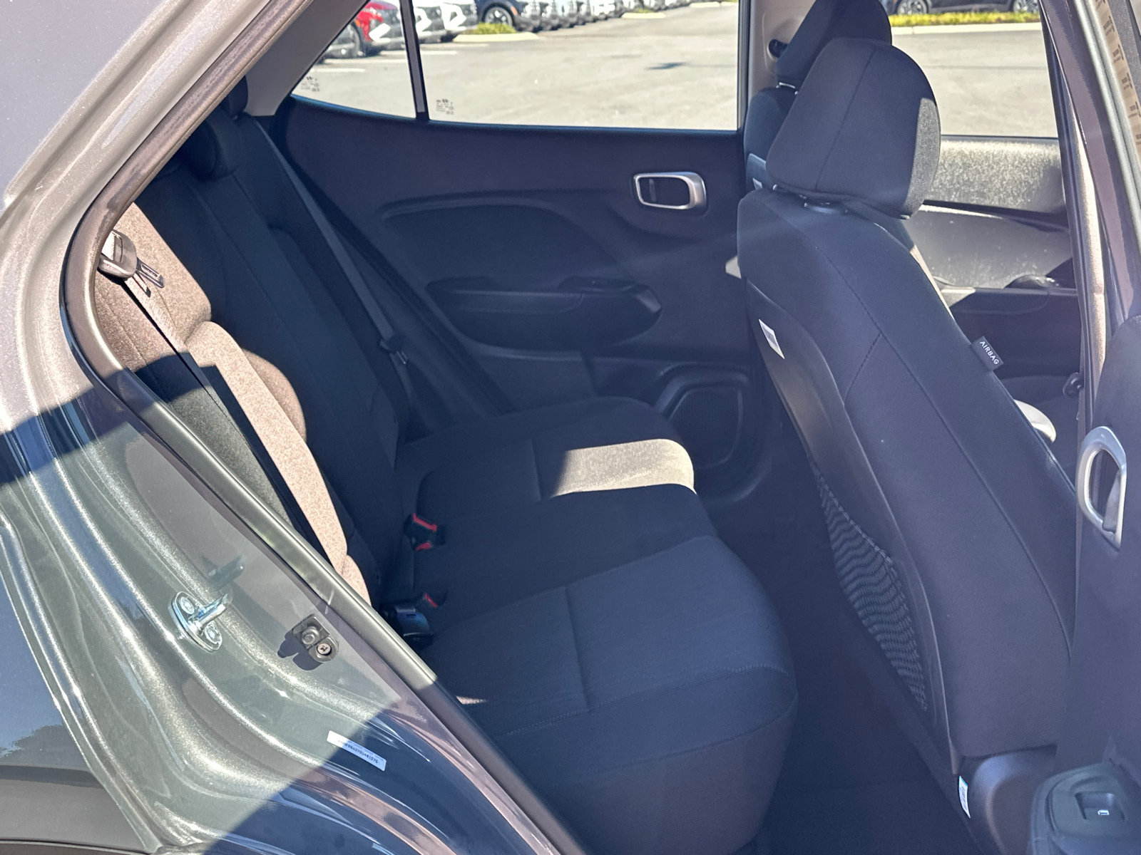 Used 2025 Hyundai Venue SE FWD image 16