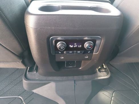 Used 2023 Chevrolet Suburban Premier AWD/4WD image 30