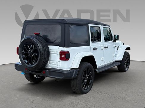 Used 2022 Jeep Wrangler Unlimited Sahara image 21