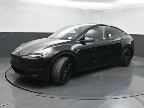 Used 2025 Tesla Model Y Long Range AWD/4WD image 18