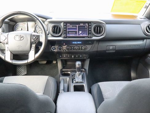 Used 2023 Toyota Tacoma TRD Off-Road image 10