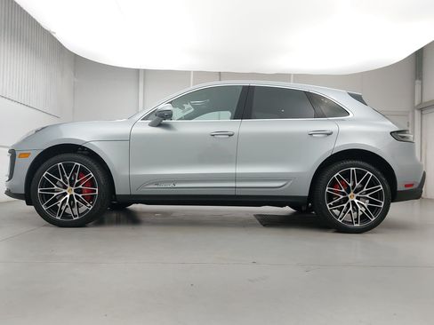 Certified 2026 Porsche Macan S AWD/4WD image 2