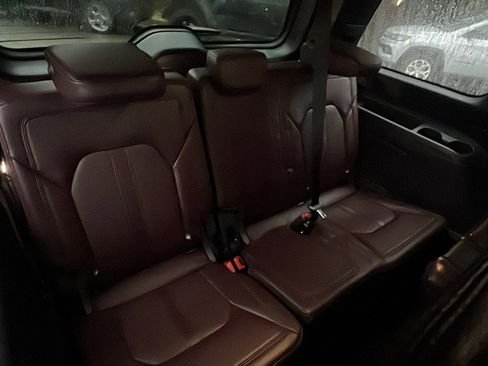 Used 2024 Ford Expedition Limited image 23