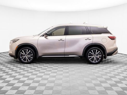 Used 2023 INFINITI QX60 Sensory w/ Vision Package AWD/4WD image 2