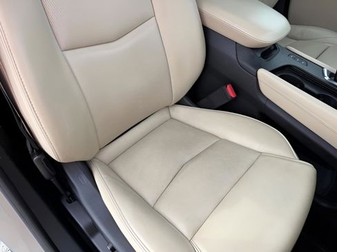 Used 2017 Cadillac XT5 Luxury image 18