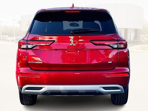 Used 2024 Mitsubishi Outlander SE Black Edition image 5