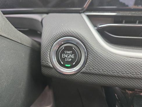 Used 2025 Chevrolet TrailBlazer LT FWD image 24