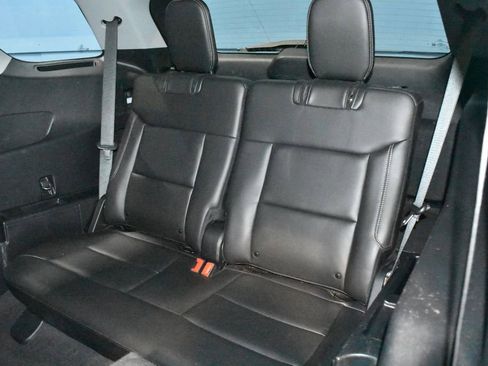 Used 2022 Ford Explorer XLT w/ Equipment Group 202A image 24