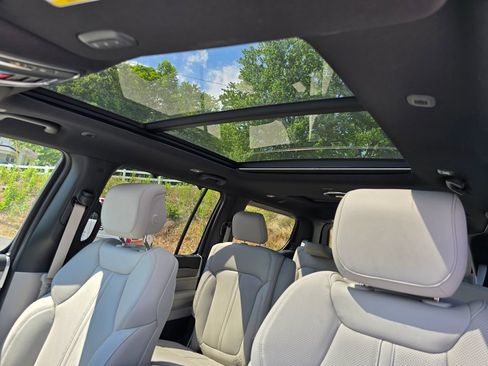 New 2026 Jeep Grand Wagoneer Limited AWD/4WD image 12