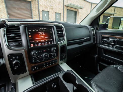 Used 2014 RAM 3500 Laramie image 21