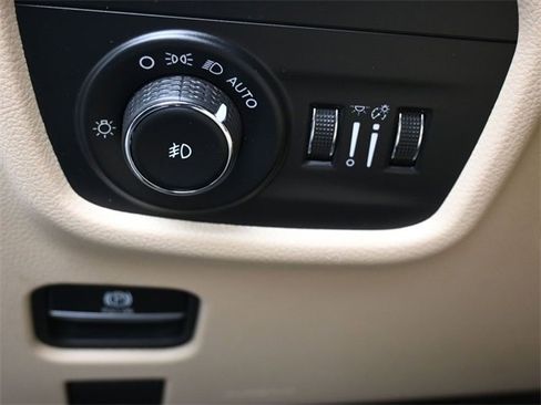 Used 2021 Jeep Grand Cherokee L Limited image 20