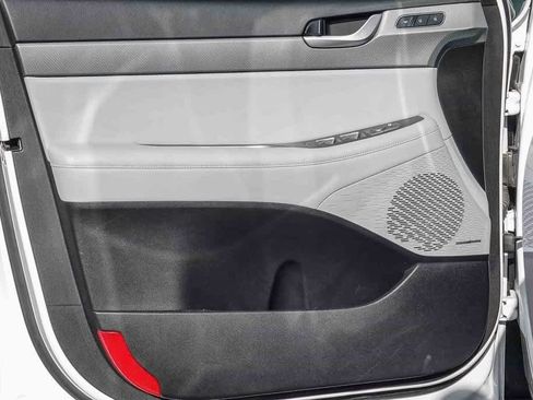 Used 2023 Hyundai Palisade SEL w/ Premium Package image 15