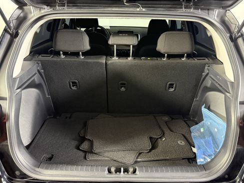 Used 2024 Hyundai Venue SEL image 9