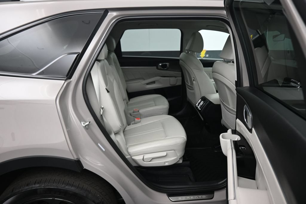 Used 2025 Kia Sorento SX AWD/4WD image 50