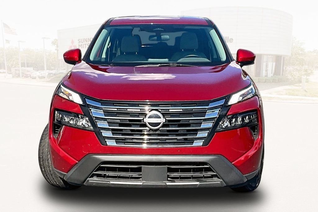Used 2025 Nissan Rogue SV FWD image 2