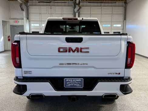 Used 2019 GMC Sierra 1500 AT4 w/ AT4 Premium Package image 3