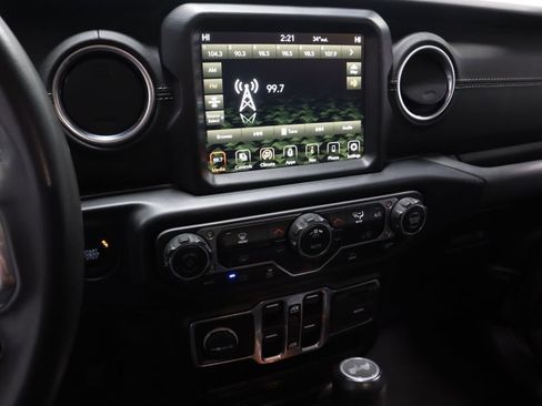 Used 2023 Jeep Wrangler Unlimited Sahara image 32