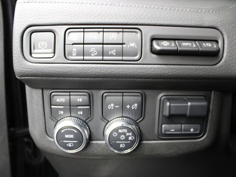 Used 2023 GMC Yukon XL Denali w/ Denali Reserve Package AWD/4WD image 65