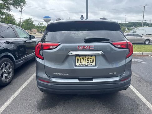 Used 2020 GMC Terrain SLE w/ Driver Convenience Package AWD/4WD image 3