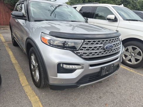Used 2022 Ford Explorer Limited w/ Equipment Group 301A RWD image 18