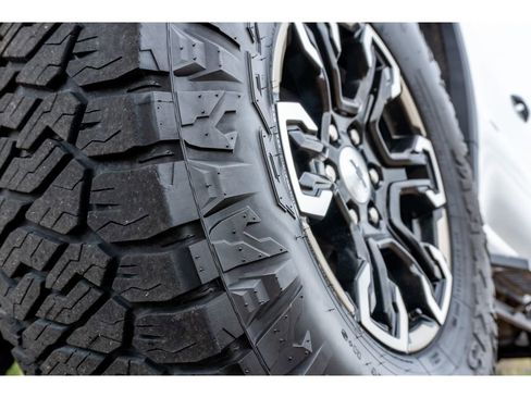 Used 2023 Chevrolet Silverado 1500 ZR2 w/ Technology Package image 9