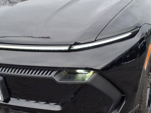 New 2026 Chevrolet Equinox EV LT image 7