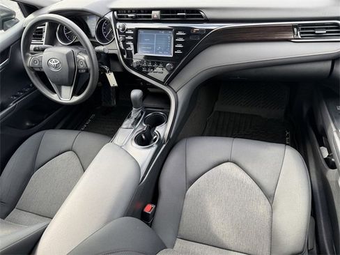 Used 2019 Toyota Camry LE image 34