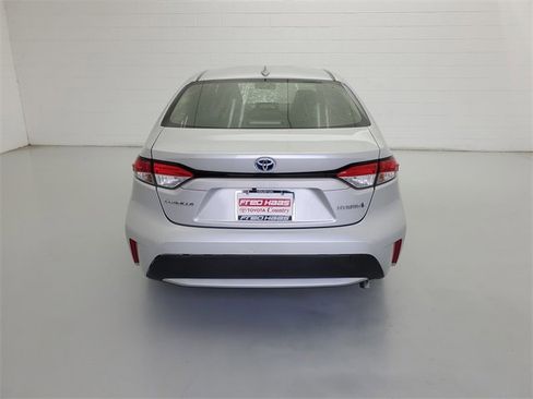 Used 2021 Toyota Corolla LE image 6