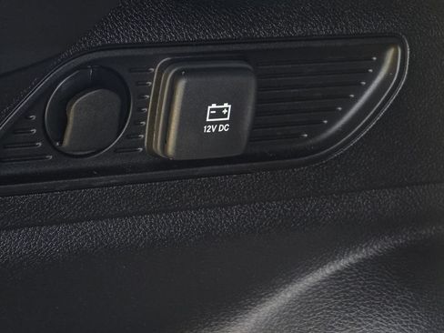 Used 2025 Jeep Grand Cherokee Altitude AWD/4WD image 40