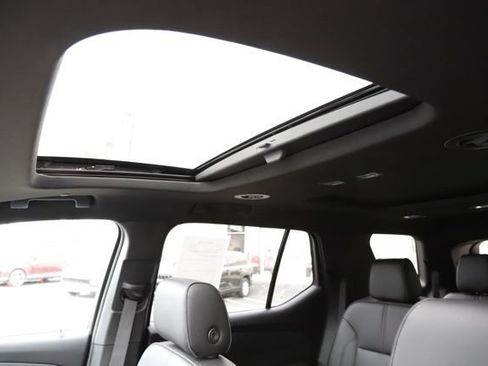 Used 2023 Chevrolet Traverse RS AWD/4WD image 18