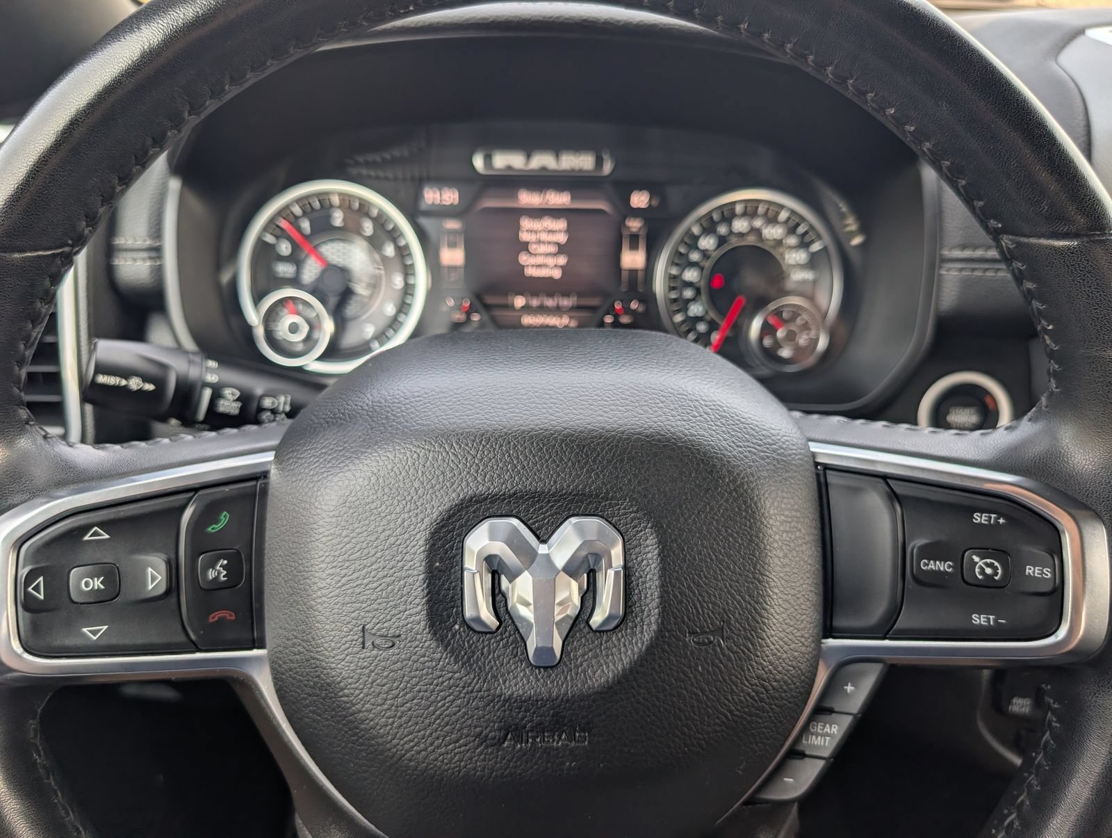 Used 2024 RAM 1500 Laramie AWD/4WD image 21