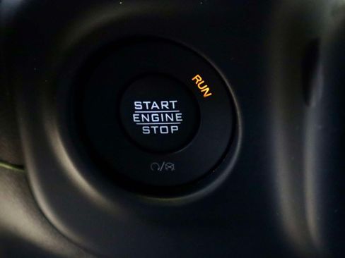 Used 2022 Jeep Wrangler Unlimited Sahara AWD/4WD image 32
