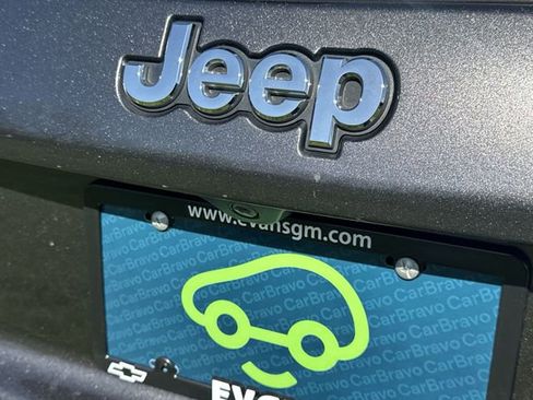 Used 2019 Jeep Compass Latitude FWD image 32