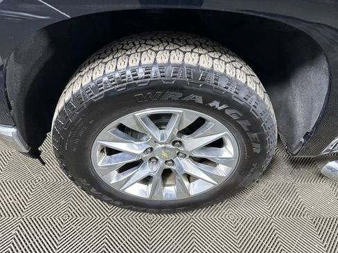 Used 2019 Chevrolet Silverado 1500 LTZ w/ LTZ Convenience Package image 10