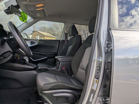 Certified 2023 Kia Soul LX w/ LX Technology Package image 12