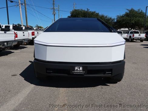 Used 2024 Tesla Cybertruck AWD Crew Cab image 8