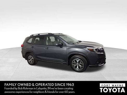 Used 2024 Subaru Forester Premium AWD/4WD image 5