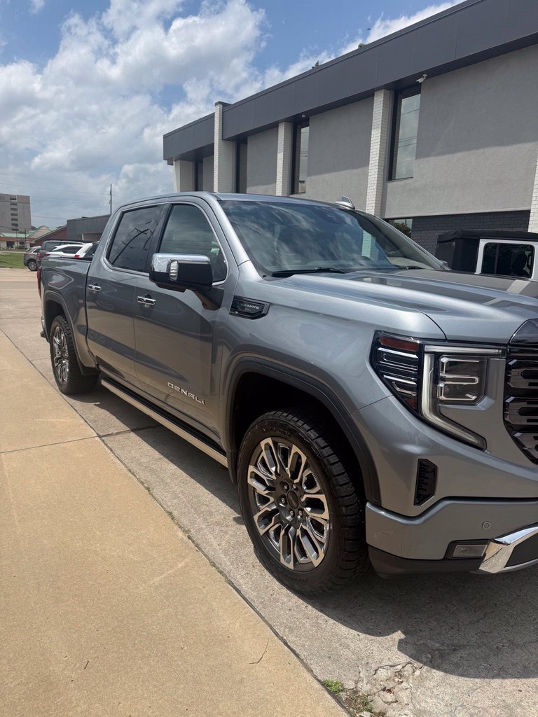 Used 2023 GMC Sierra 1500 Denali Ultimate AWD/4WD image 2