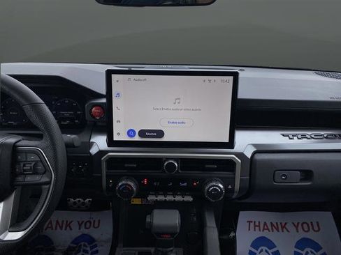 Used 2025 Toyota Tacoma TRD Sport w/ TRD Sport Upgrade Package image 9