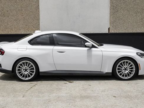 Used 2022 BMW 230i Coupe w/ M Sport Package RWD image 6