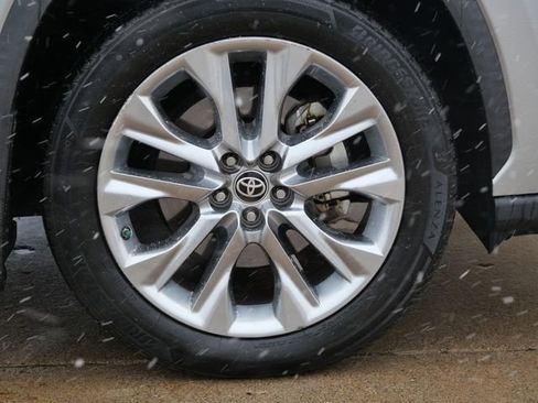 Used 2021 Toyota Highlander Limited image 9