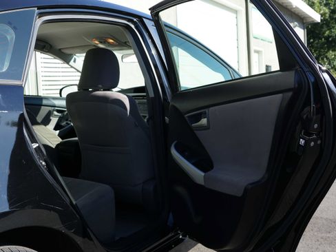 Used 2013 Toyota Prius Three image 28