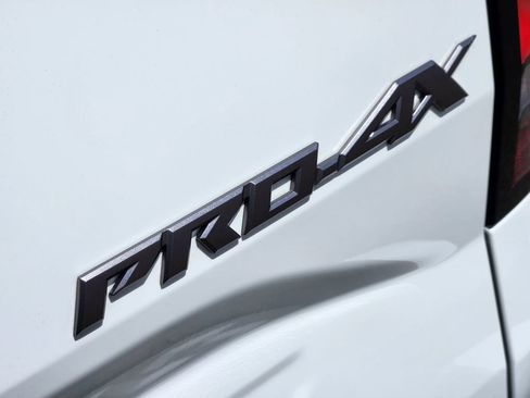 Used 2023 Nissan Frontier PRO-4X w/ Pro Convenience Package image 9