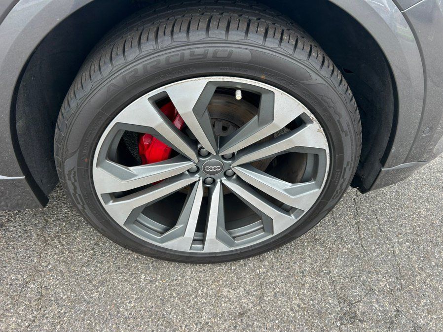 Used 2019 Audi Q8 Premium Plus AWD/4WD image 14