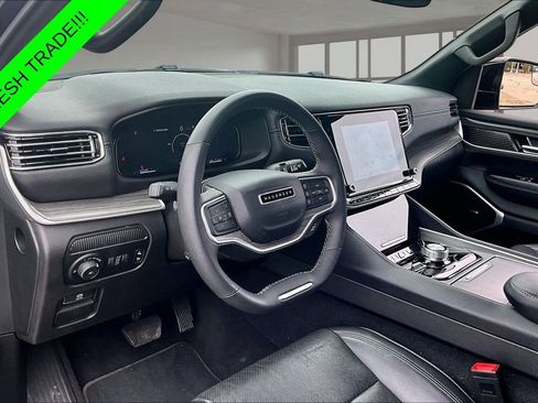Used 2024 Jeep Wagoneer L Series II w/ Flexible Seating Group AWD/4WD image 17