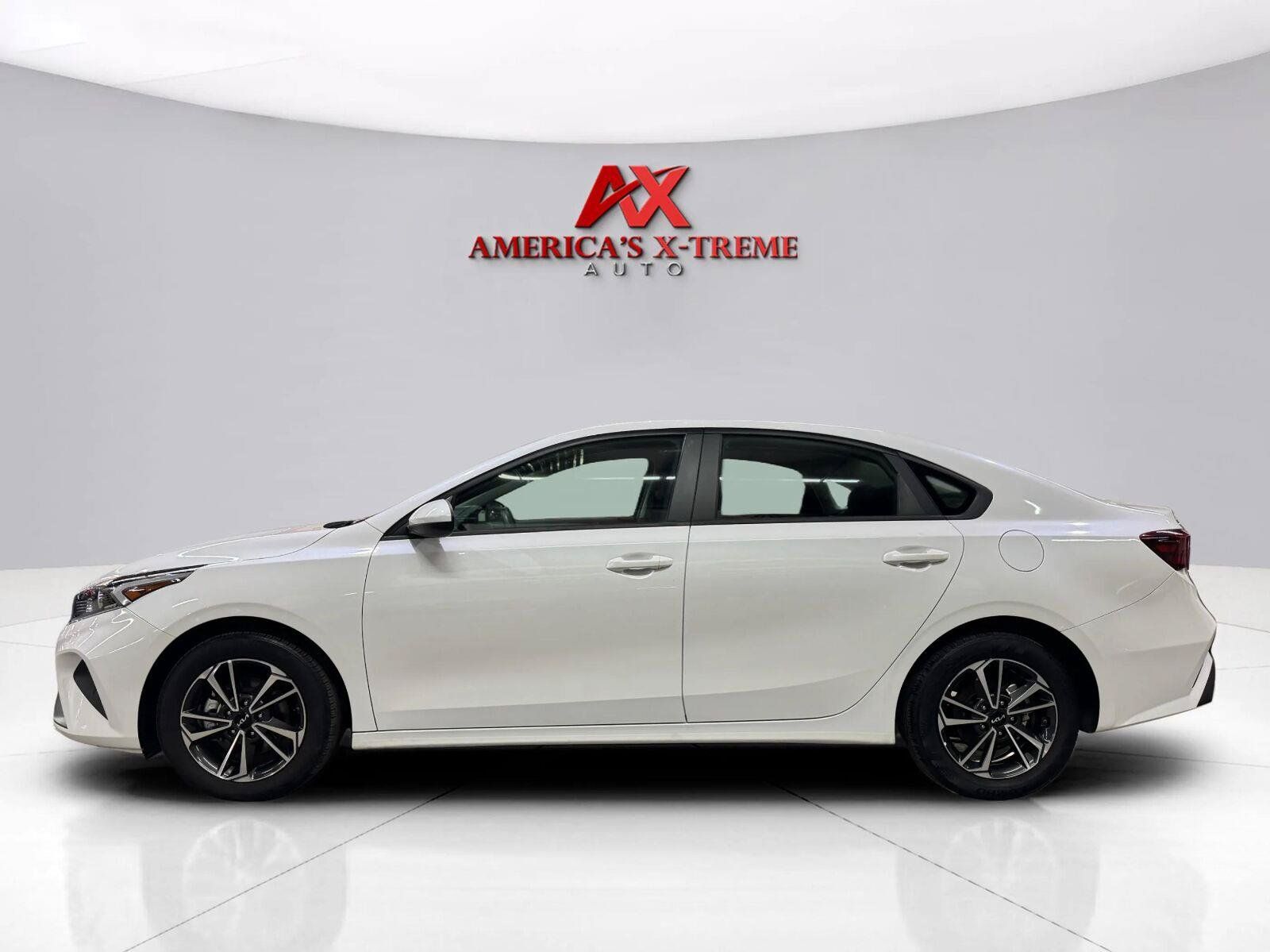 Used 2024 Kia Forte LXS FWD image 4