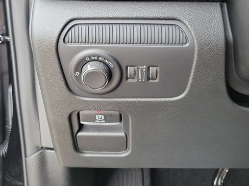 Used 2026 Jeep Grand Wagoneer Limited AWD/4WD image 30